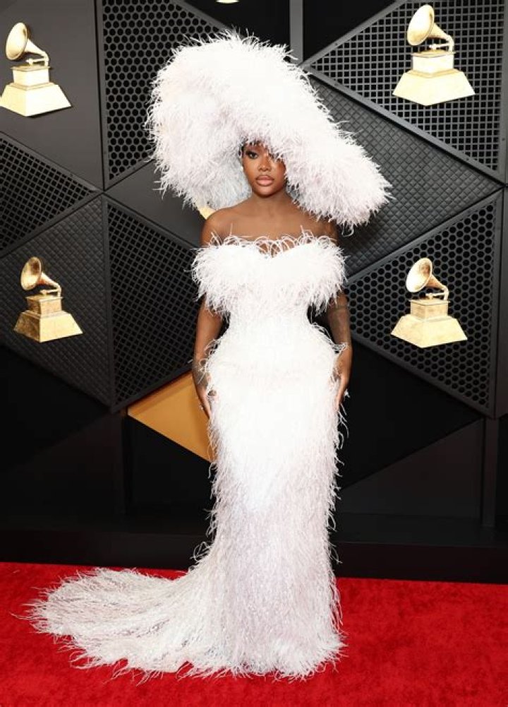 2018 Grammys Fashion — See The Best Dressed Celebs On The Red Carpet