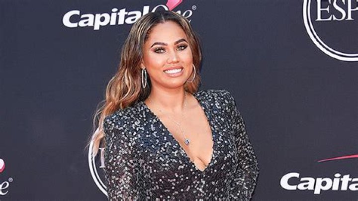 Ayesha Curry Shows Off Toned Body In Bikini With Husband Steph – Hollywood Life