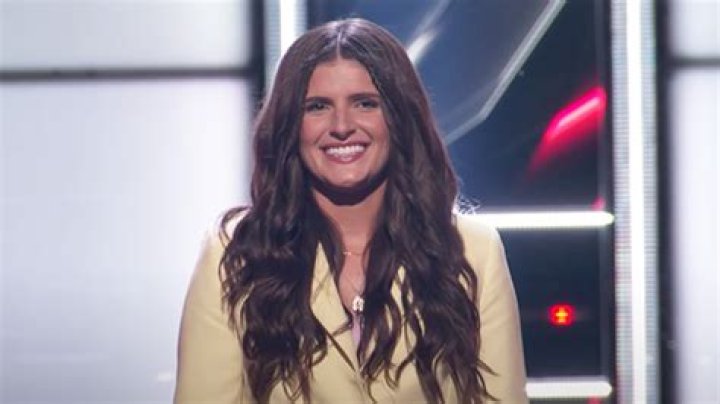 Bella DeNapoli Stuns The Coaches With ‘Damaged’ – Hollywood Life