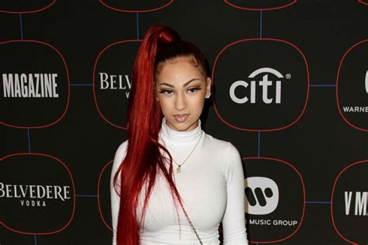 Bhad Bhabie Blasts Woah Vicky About Fight In Instagram Livestream – Hollywood Life