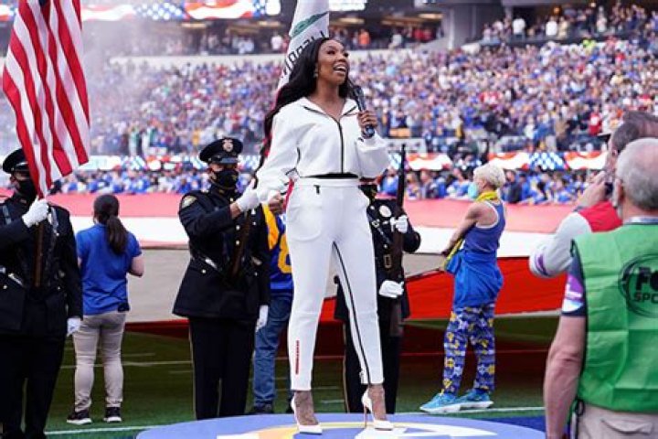 Brandy Channels Whitney Houston To Sing National Anthem – Hollywood Life
