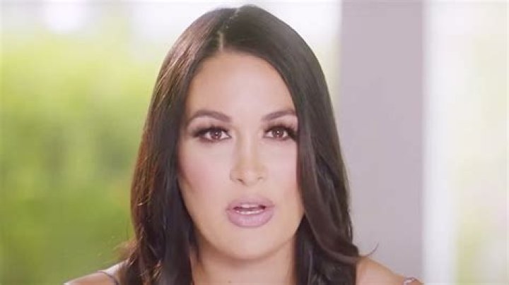Brie Bella Wants To Move After Her Mom’s Brain Surgery – Hollywood Life