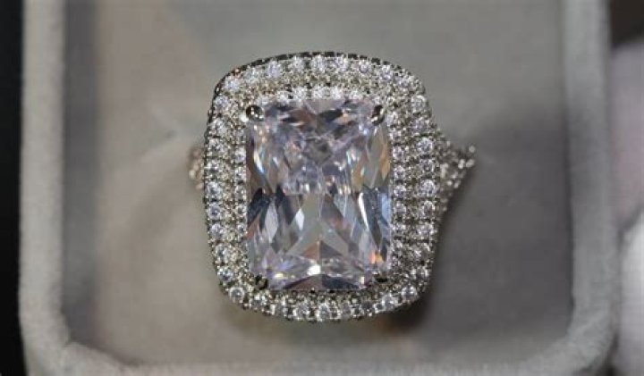 Britney Spears Ignites Engagement Speculation After She’s Pictured Wearing A Huge Diamond Ring