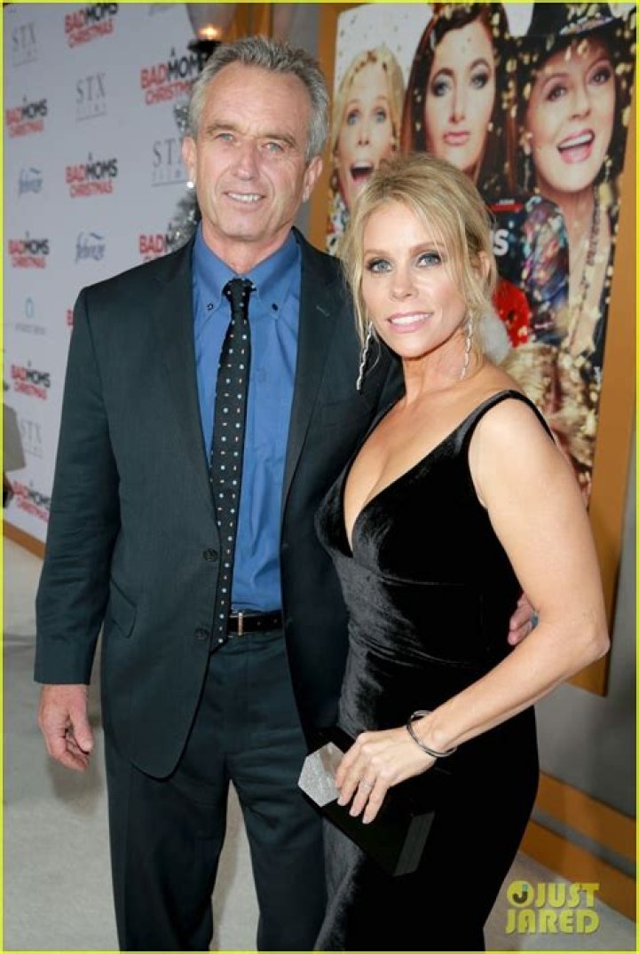 Cheryl Hines – Hollywood Life