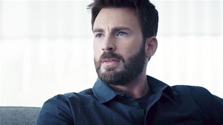Chris Evans Reacts To Leaked Private Photo With Tweet About Voting – Hollywood Life