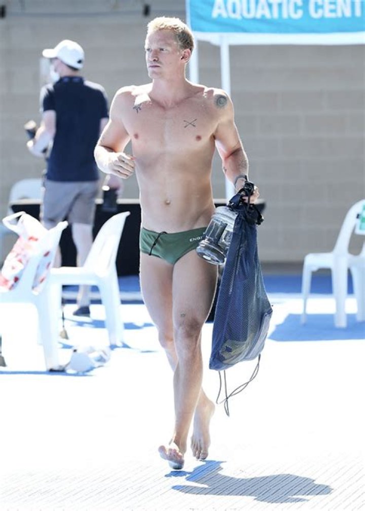 Cody Simpson Shows Off Speedo While Swimming At Practice — Pics – Hollywood Life