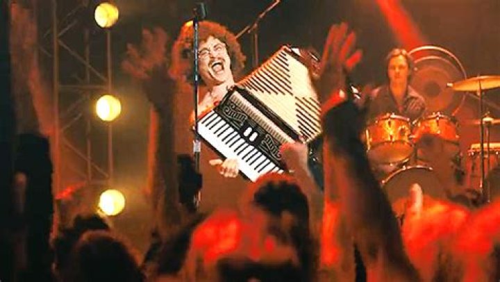 Daniel Radcliff Transforms Into Weird Al Yankovic In New Trailer – Hollywood Life