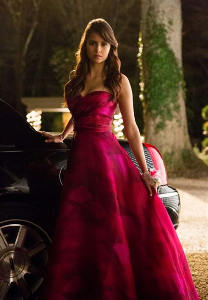 Deets on Elena’s Gorgeous Gown – Hollywood Life