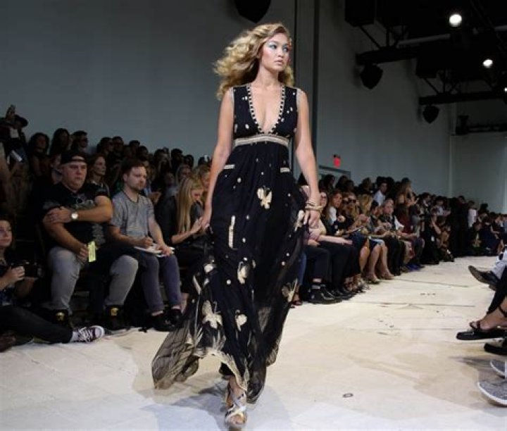Diane von Furstenberg Spring 2016 Collection — SEE PICS