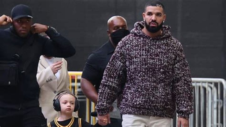 Drake’s Son Adonis Shows Off Cornrows In Adorable New Pics – Hollywood Life
