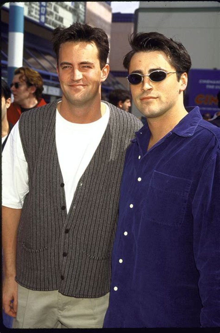 ‘Friends’ Stars React to Death – Hollywood Life