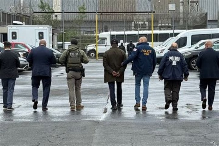 Grayson Had ‘Breakdown’ As Parents Entered Prison – Hollywood Life