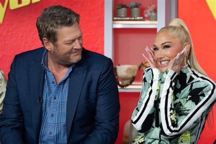 Gwen Stefani Makes An Ugly Christmas Sweater Look Stylish While Shopping With Blake Shelton