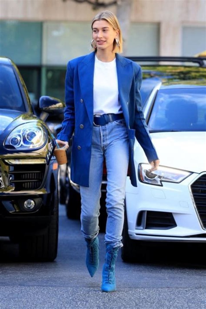 Hailey Baldwin’s Style Evolution — PICS – Hollywood Life