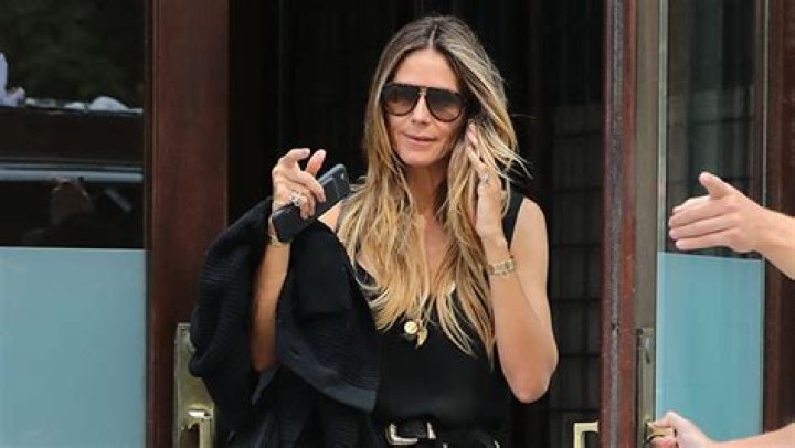 Heidi Klum Rocks Feathered Daisy Dukes & Crop Top: Video – Hollywood Life