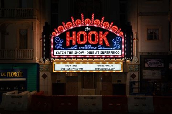 Hook Dies & More – Hollywood Life