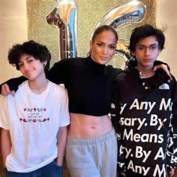 J.Lo, 52, Rocks Matching Crop Top & Pants While Out With Daughter Emme, 13, On Ben’s 49th Birthday