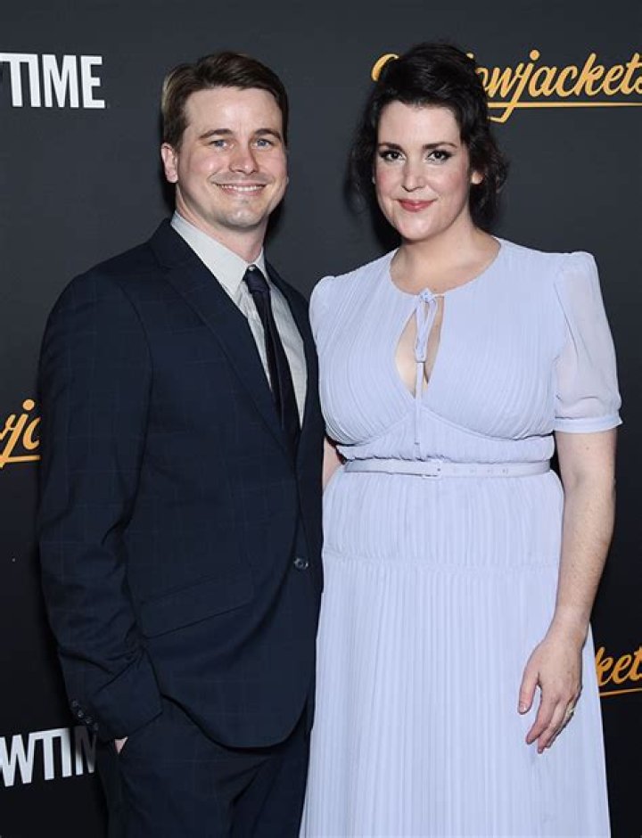 Jason Ritter Defends Wife Melanie Lynskey Against ‘Unsolicited Comments’ From Body Shamers