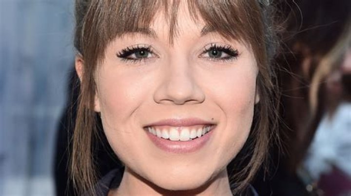 Jennette McCurdy’s 5-Minute Trick To Clear & Healthy Skin