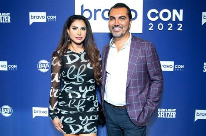 Jennifer Aydin & Bill Go To Couple’s Therapy – Hollywood Life