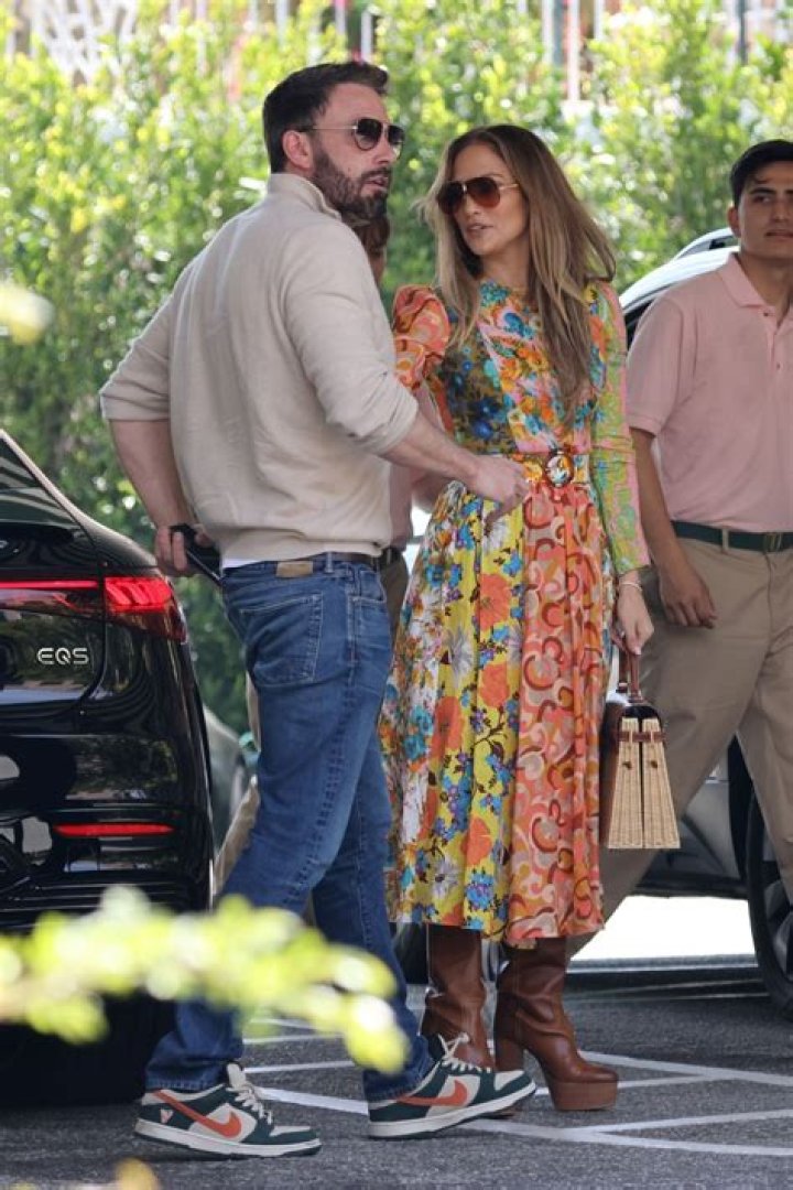 Jennifer Lopez & Ben Affleck’s Beverly Hills Date: Pics – Hollywood Life