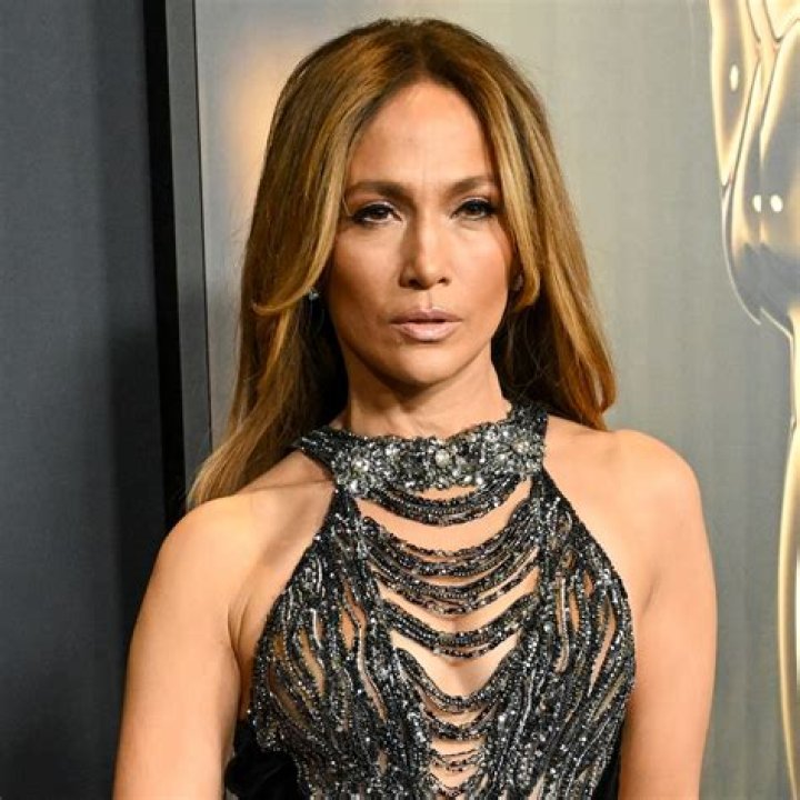 Jennifer Lopez Shows Off Insane Muscles As Vegas Residency Comes To An End — PIC