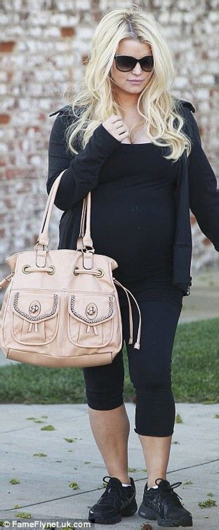 Jessica Simpson: I’ve Gained Half The Weight I Did In My First Pregnancy