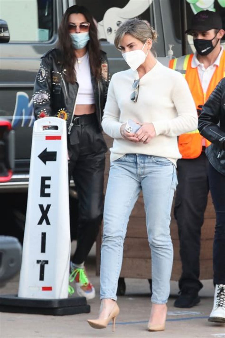 Jillian Michaels Reveals Wedding Plans To DeShanna Minuto – Hollywood Life