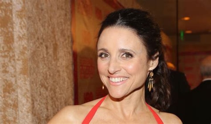 Julia Louis-Dreyfus Red Bikini Slays The Beach In Hawaii – Hollywood Life