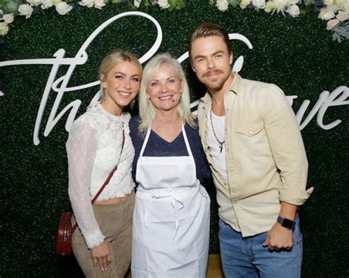 Julianne & Derek Hough Unite – Hollywood Life