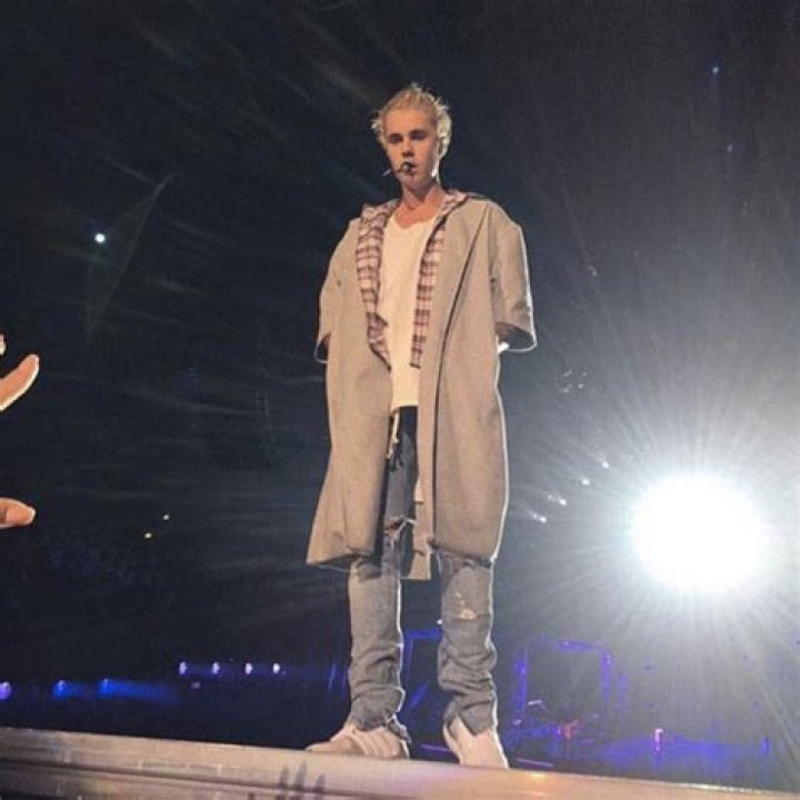 Justin Bieber ‘One Less Lonely Girl’ on ‘Purpose’ Tour? – Why It’s Not Happening – Hollywood Life