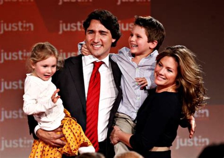 Justin Trudeau & Wife Sophie Gregoire Trudeau: Photos – Hollywood Life