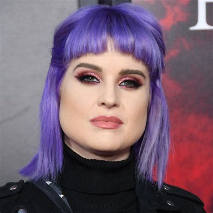 Kelly Osbourne Admits She Shops In The ‘Kid’s Section’ After 90 Lb.-Weight Loss