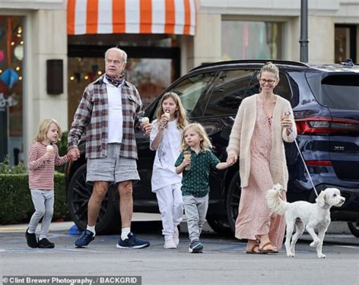 Kelsey Grammer & Wife Kayte Walsh Take Kids On Rare Lunch Outing – Hollywood Life