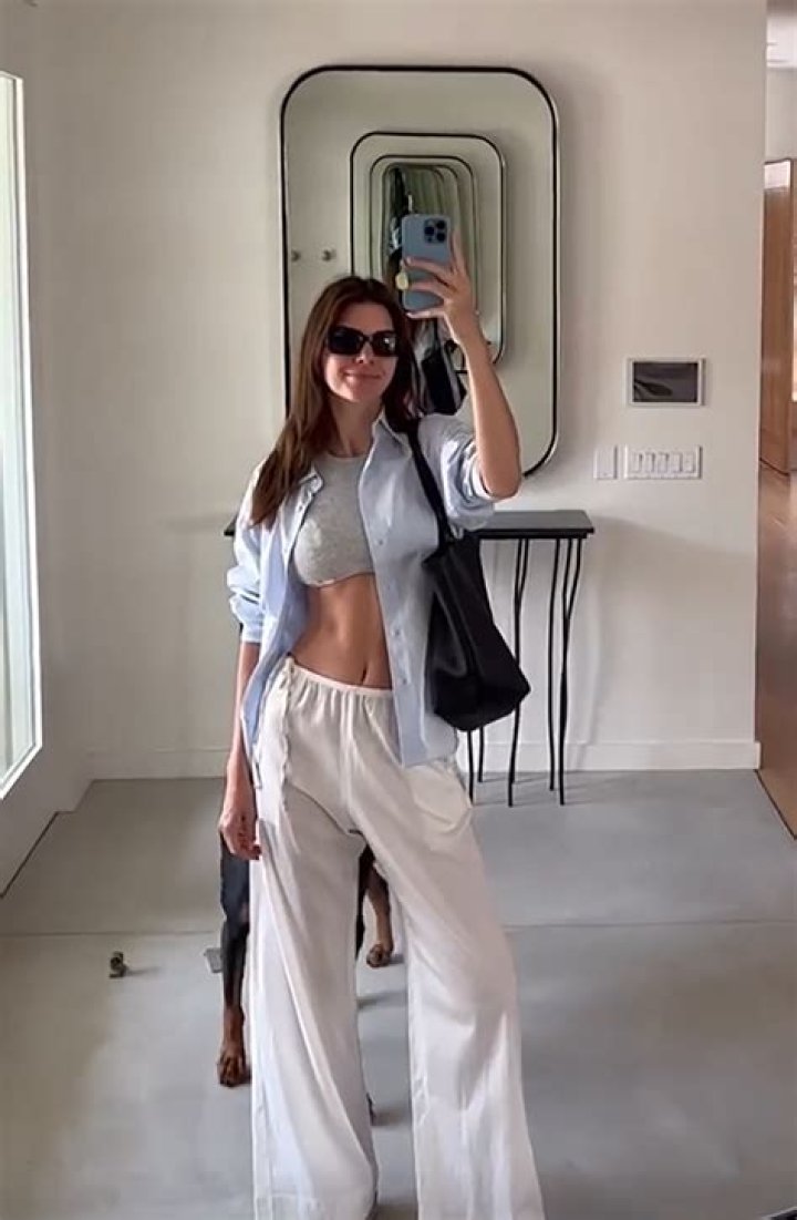 Kendall Jenner Sunbathes In Baby Blue Bikini On 4th Of July Getaway In The Hamptons: Photos