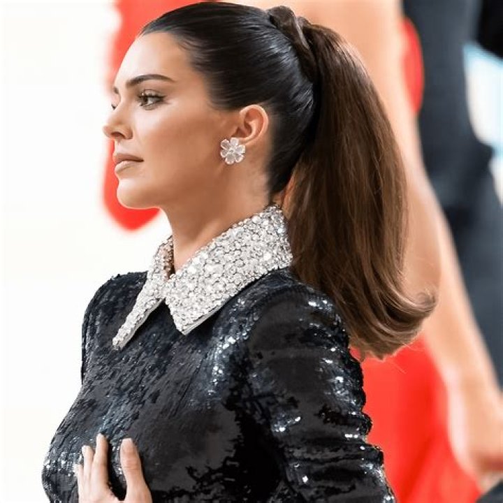 Kim Kardashian Looks Exactly Like Sis Kylie Jenner With Sleek Half Ponytail In New Pic