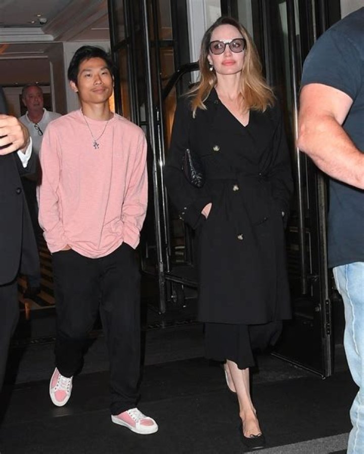 Knox Jolie-Pitt’s Height is Taller Than Mom Angelina: Photos – Hollywood Life