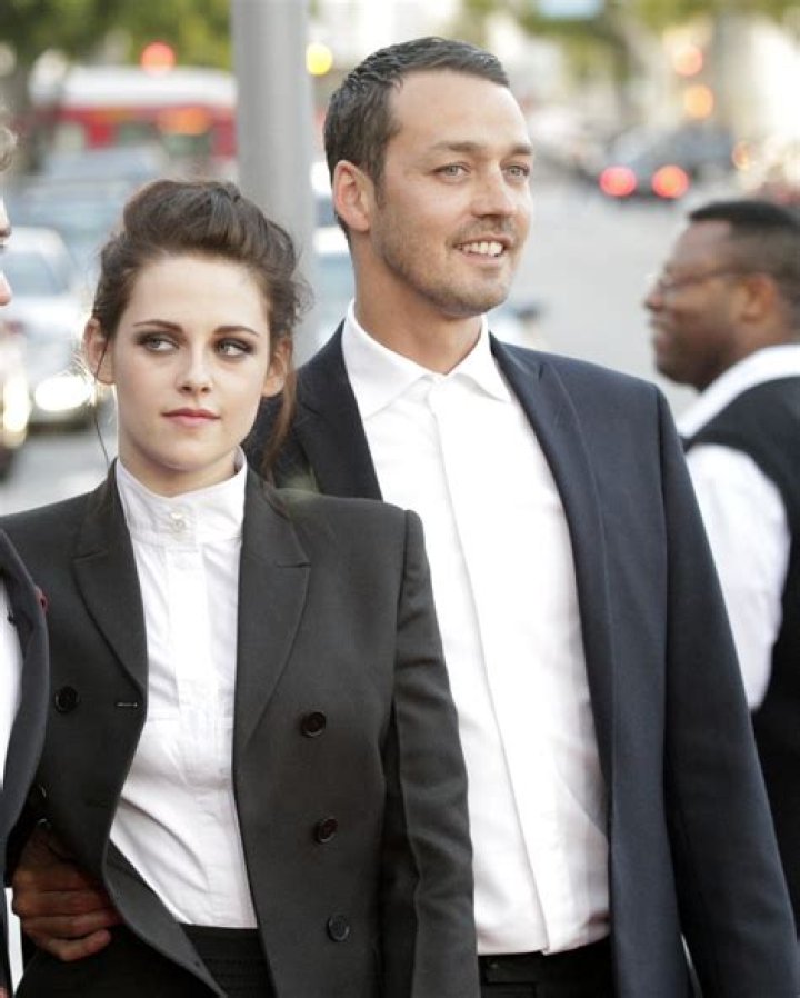 Kristen Stewart Spotted Out In L.A. For First Time Since Affair