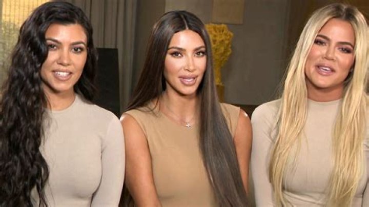 Kylie Jenner Soaks Up The Sun With Bikini-Clad Sisters Kim & Kourtney Kardashian: ‘Iconic Trio’