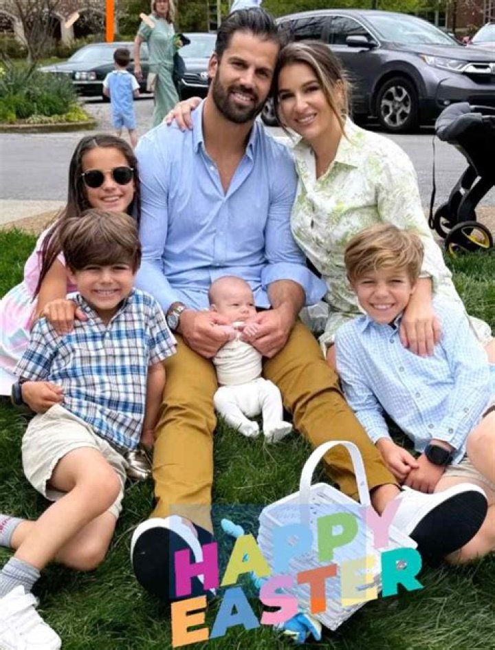 Learn About Her Kids With Eric Decker – Hollywood Life