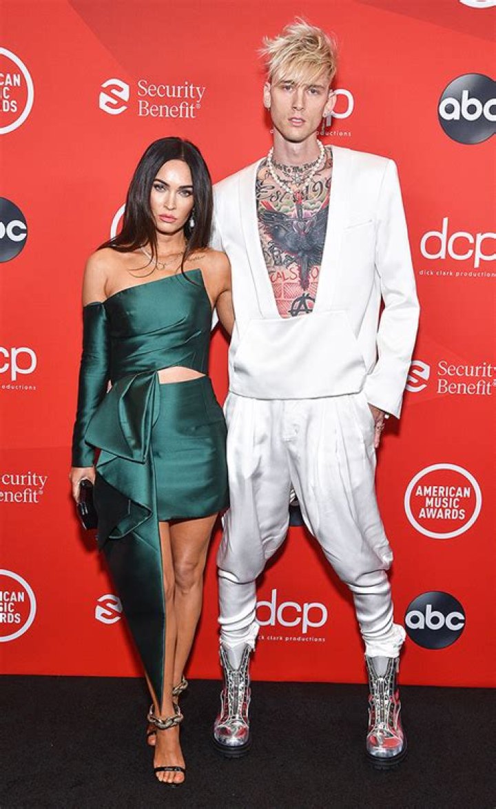 Megan Fox Fans Are Convinced She Got A Tattoo For Machine Gun Kelly – Hollywood Life