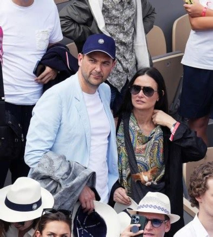 Mila Kunis ‘Upset’ Over Demi Moore Sharing Ashton Marriage Details – Hollywood Life