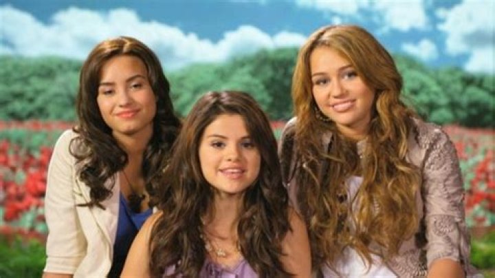 Miley Cyrus, Selena Gomez & More: 6 Good Girls Gone Bad