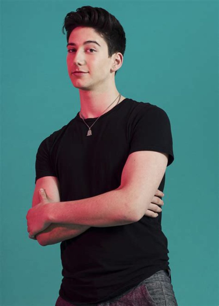 Milo Manheim — Exclusive Portraits – Hollywood Life