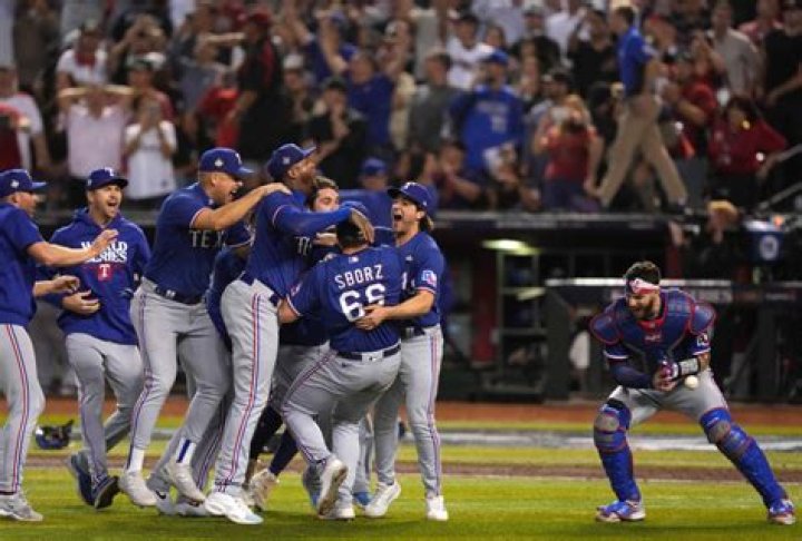 MLB: Hottest Hunks In The 2016 World Series — Pics