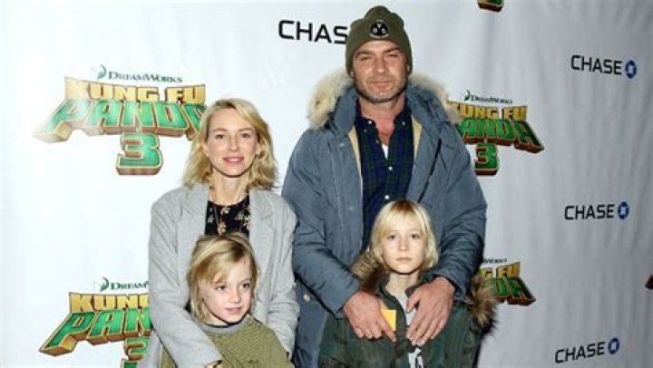 Naomi Watts & Liev Schreiber’s TikTok Dance With Sons Kai & Sasha: Video – Hollywood Life