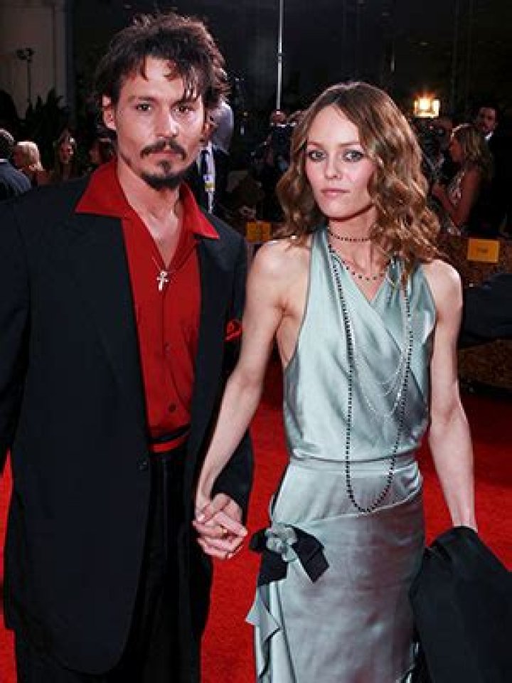 [PICS] Johnny Depp & Vanessa Paradis Photos Pre-Breakup – Hollywood Life