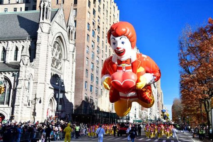 [PICS] Macy’s Thanksgiving Day Parade 2013 — Photos Of Floats, Ballons & Performances – Hollywood Life