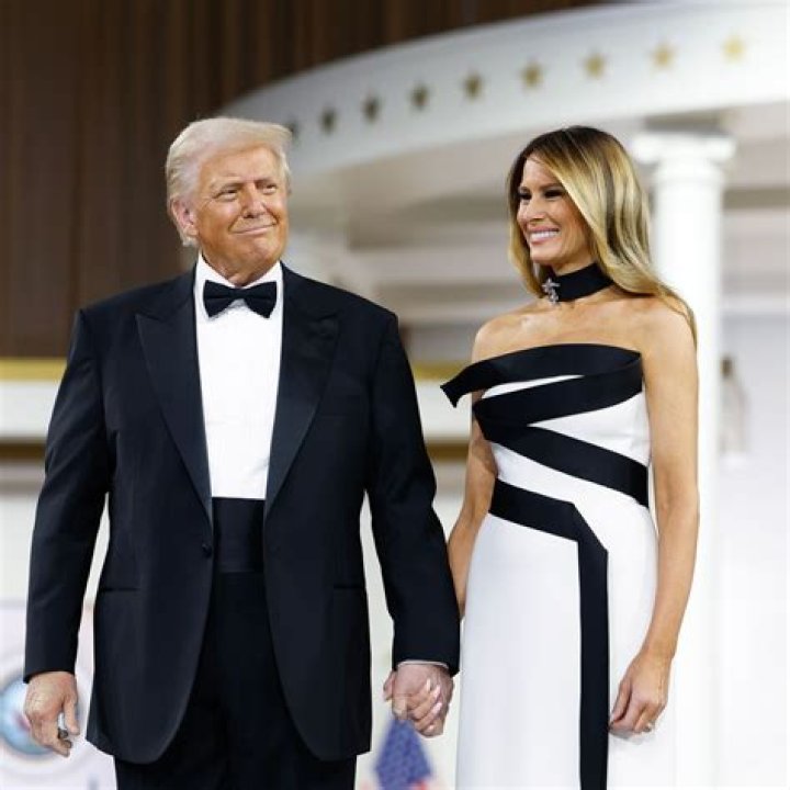 Pics Of Donald Trump’s Wife & First Lady – Hollywood Life
