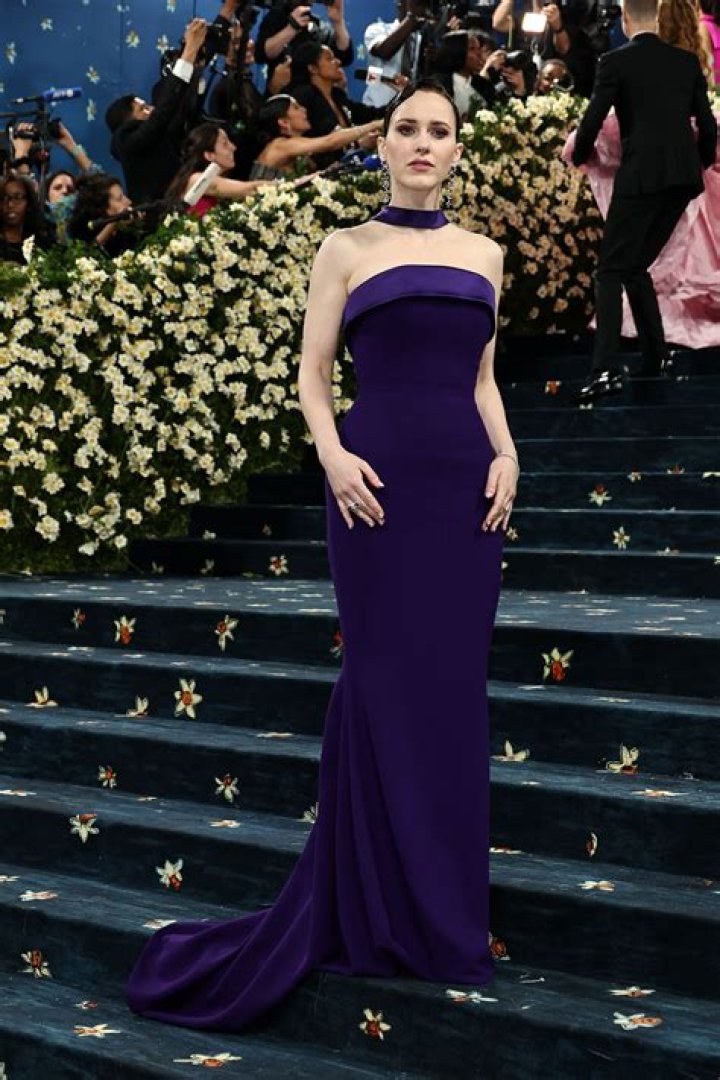 Rachel Brosnahan’s Met Gala 2023 Dress: Photo – Hollywood Life